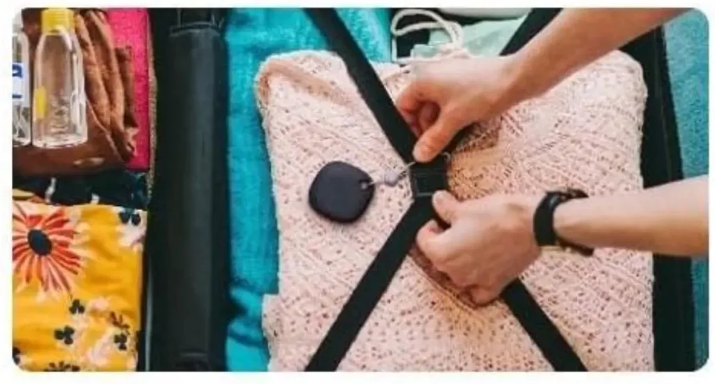 Introducir un SmartTag en vuestra maleta es una forma inteligente de asegurar su localización durante el viaje 🧳📍